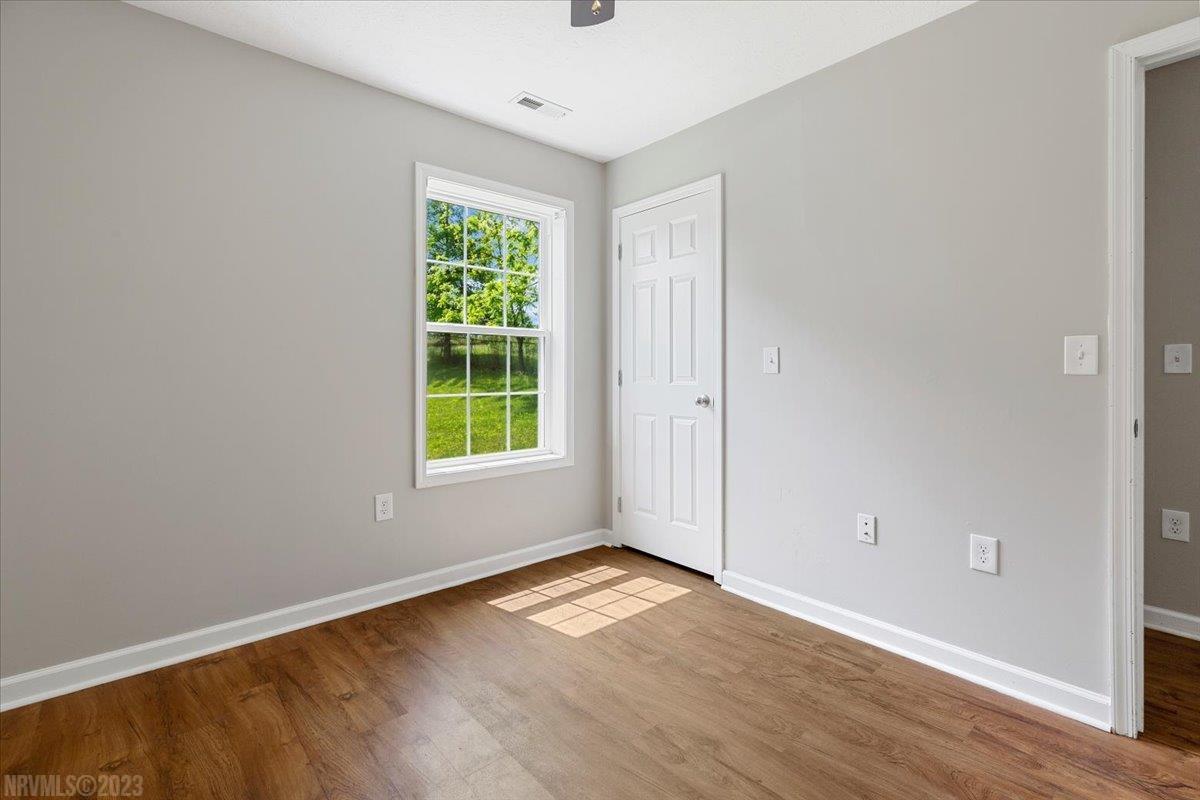 7694 Brooklyn Road Radford, VA 24141 - Photo 24 of 45 Gallery Image 24