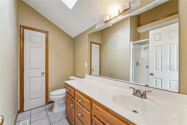 $300,000 | 5208 Northeast 63rd Terrace, Kansas City, MO 64119