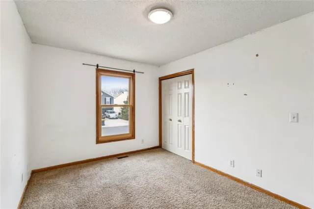 $300,000 | 5208 Northeast 63rd Terrace, Kansas City, MO 64119