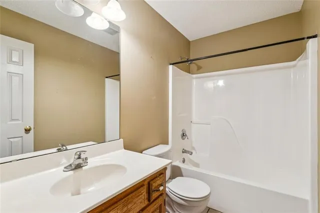 $300,000 | 5208 Northeast 63rd Terrace, Kansas City, MO 64119