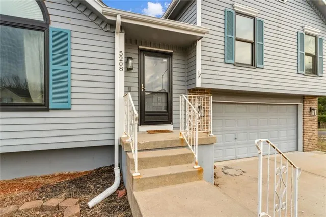 $300,000 | 5208 Northeast 63rd Terrace, Kansas City, MO 64119