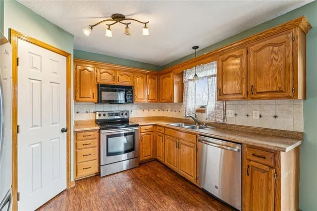 $300,000 | 5208 Northeast 63rd Terrace, Kansas City, MO 64119