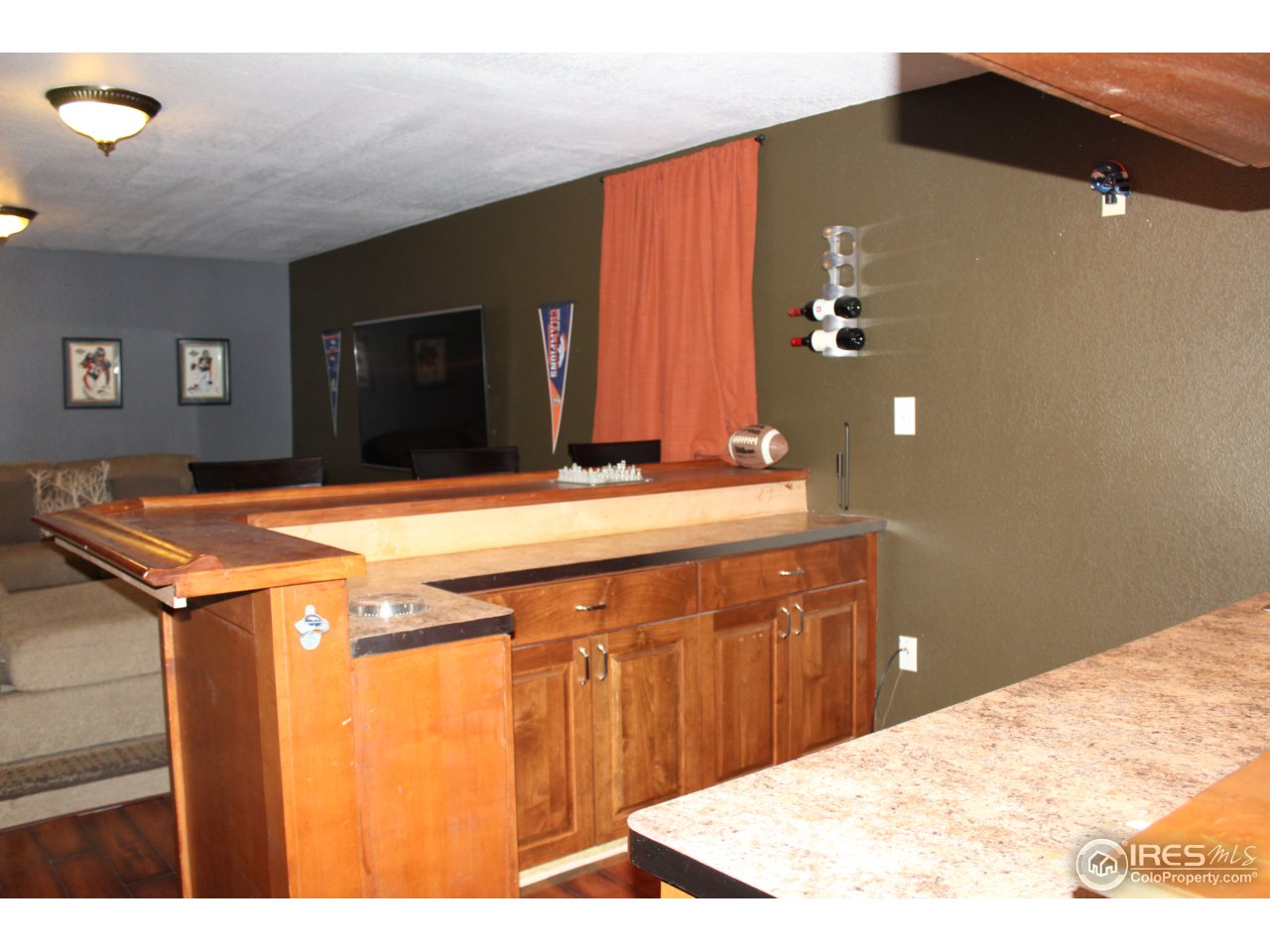 4833 West 6th Street Road Greeley, CO 80634 - Photo 22 of 31 Wet Bar Area