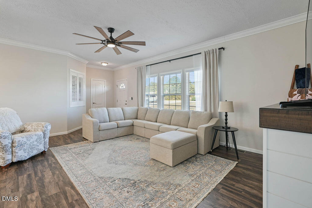 361 Camelia Road Benson, NC 27504 - Photo 7 of 41