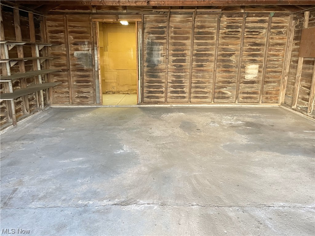 1580 Brainard Road Lyndhurst, OH 44124 - Photo 16 of 20 2 car garage