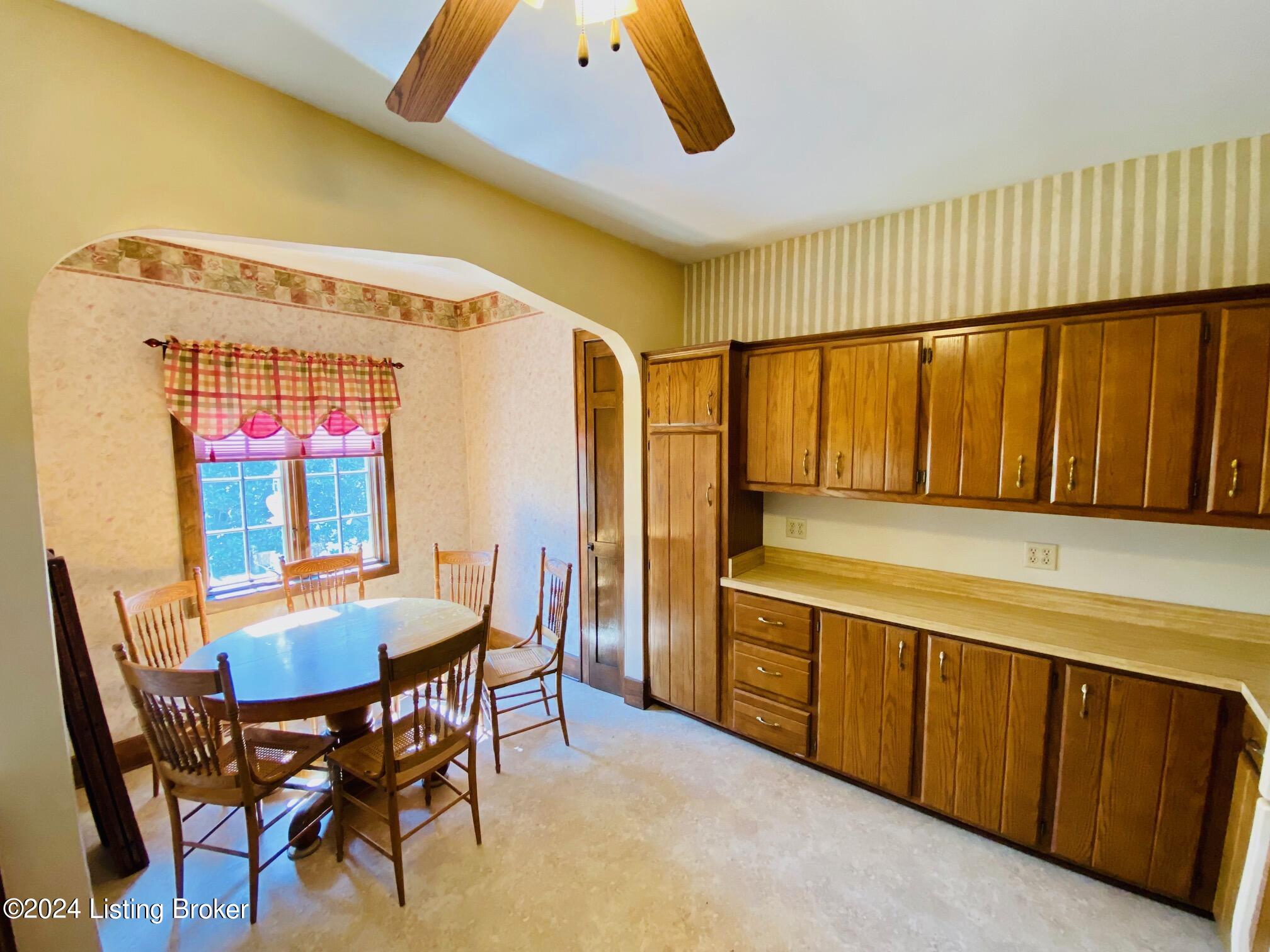 312 West Main Street Springfield, KY 40069 - Photo 5 of 29 005_Kitchen