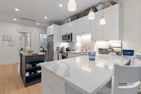 $8,000 | 1797 Beacon Street, Unit 1, Brookline, MA 02445