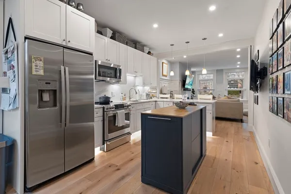 $8,000 | 1797 Beacon Street, Unit 1, Brookline, MA 02445