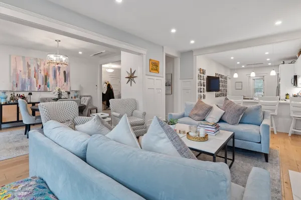 $8,000 | 1797 Beacon Street, Unit 1, Brookline, MA 02445