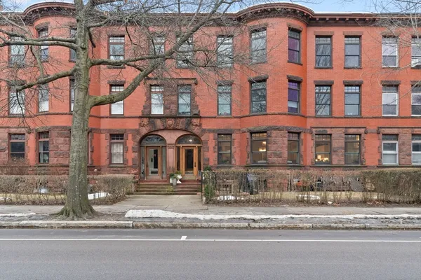 $8,000 | 1797 Beacon Street, Unit 1, Brookline, MA 02445