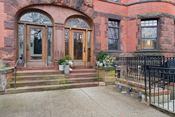 $8,000 | 1797 Beacon Street, Unit 1, Brookline, MA 02445