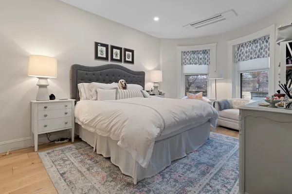 $8,000 | 1797 Beacon Street, Unit 1, Brookline, MA 02445