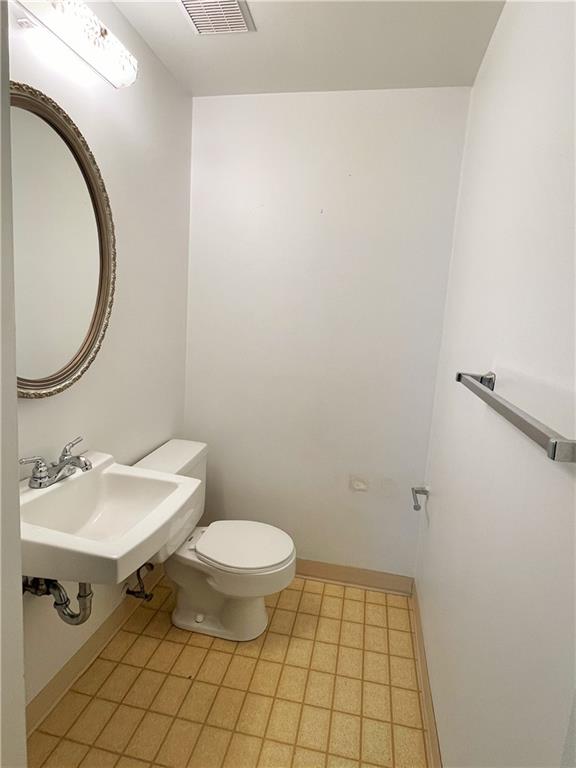 1003 Countryside Drive McKees Rocks, PA 15136 - Photo 16 of 35 1st Floor Powder Room
