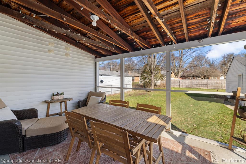 2205 Pembroke Road Birmingham, MI 48009 - Photo 32 of 36