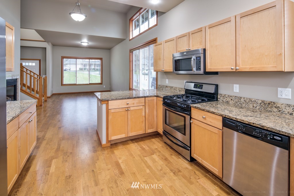 2099 Roxy Loop Ferndale, WA 98248 - Photo 8 of 25 Gallery Image 8