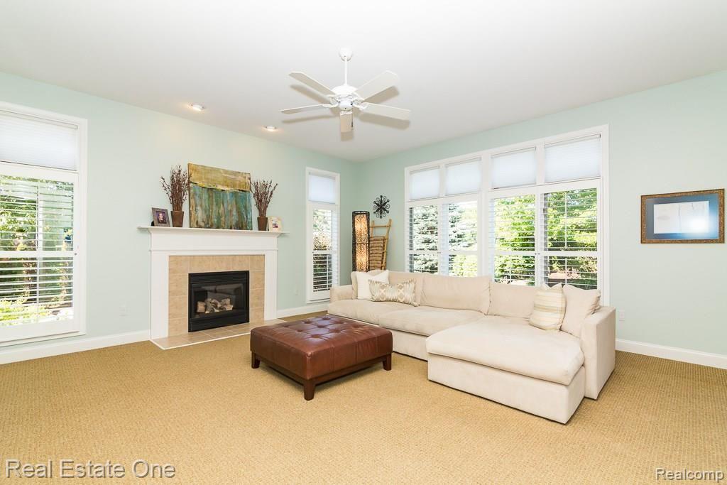 1163 Krista Court Rochester, MI 48307 - Photo 5 of 26 Krista Ct-W011.jpg