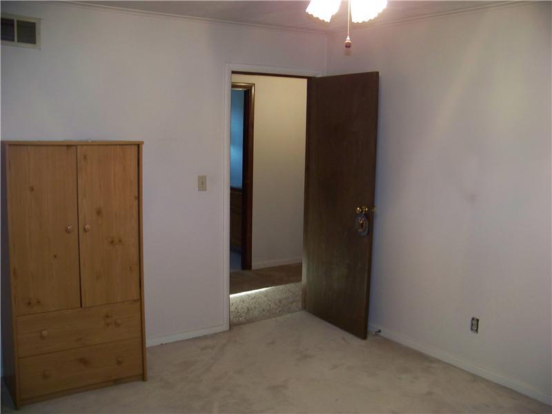 540 McCombs Road Venetia, PA 15367 - Photo 21 of 25 Bedroom.