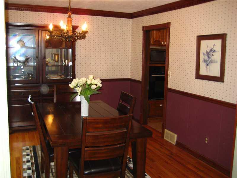 540 McCombs Road Venetia, PA 15367 - Photo 7 of 25 Dining Room.