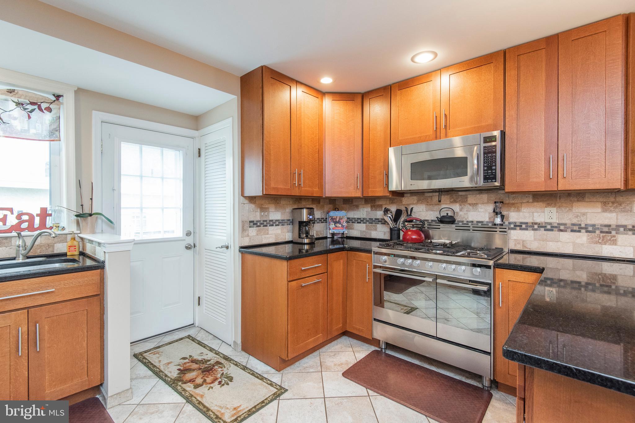 723 Martens Lane Springfield, PA 19064 - Photo 14 of 35 Kitchen