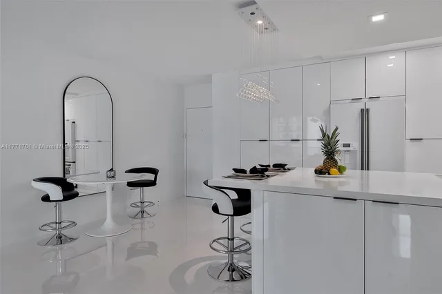 $4,000 | 2501 South Ocean Drive, Unit 1515, Hollywood, FL 33019