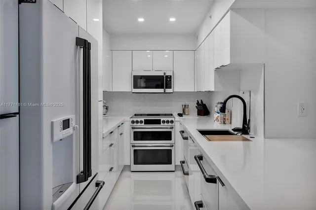 $4,000 | 2501 South Ocean Drive, Unit 1515, Hollywood, FL 33019