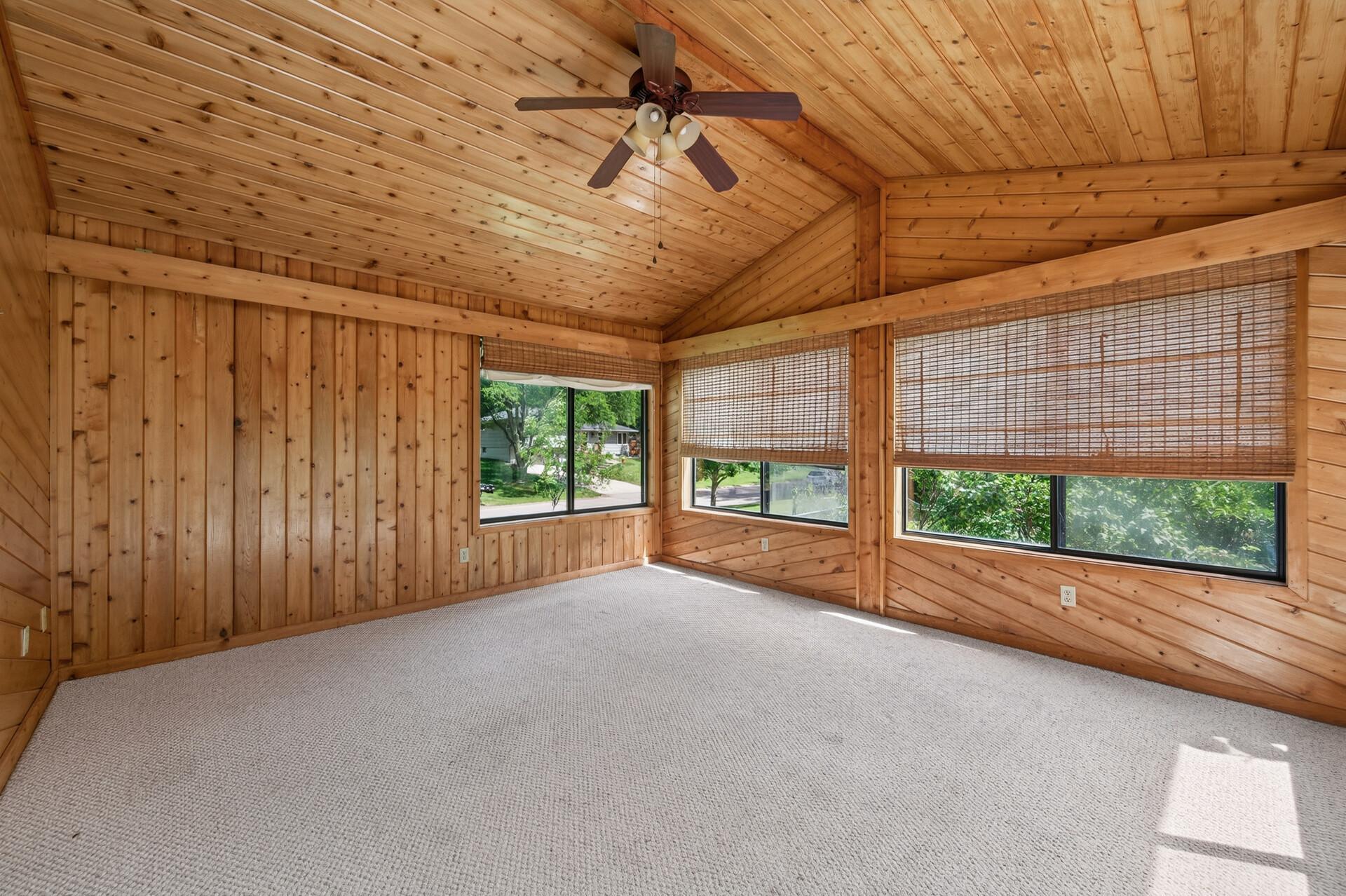 5302 Holiday Road Minnetonka, MN 55345 - Photo 13 of 30