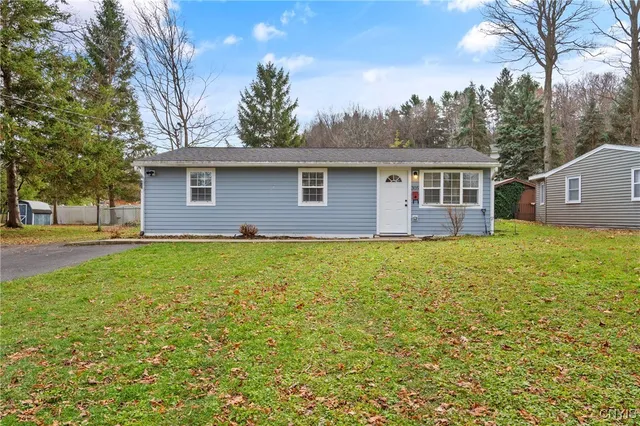 $224,900 | 305 Jane Drive, Camillus, NY 13219