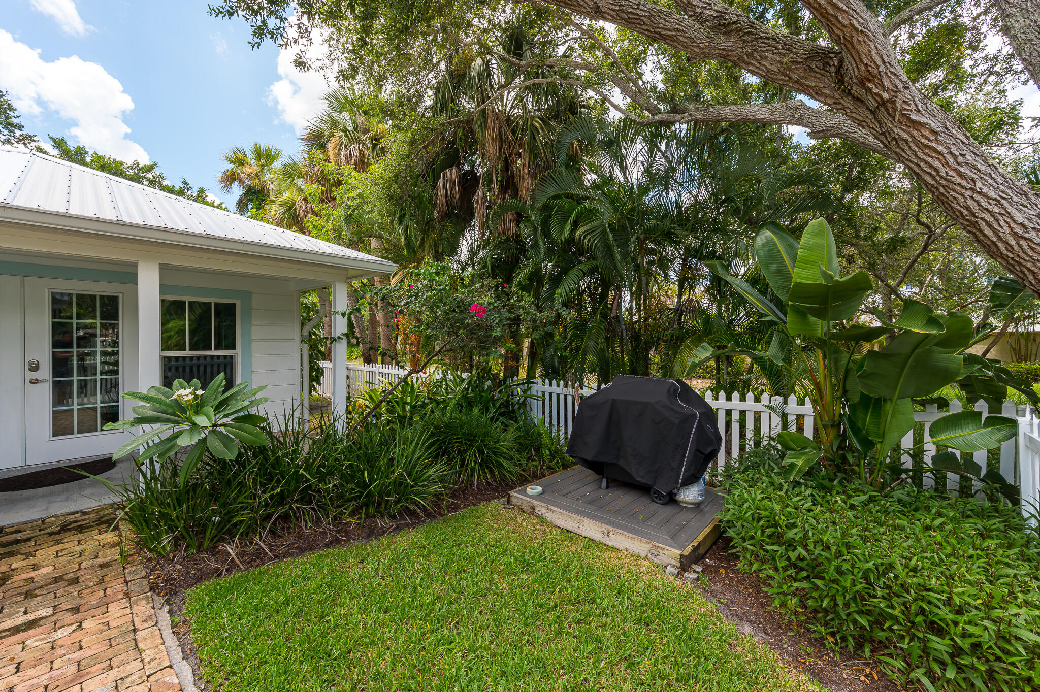 708 Southeast Riverside Drive Stuart, FL 34994 - Photo 11 of 40 34-print-photo-34