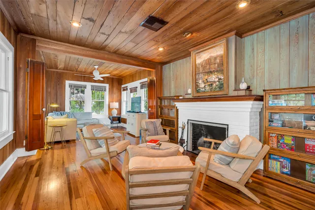 $14,000 | 708 Southeast Riverside Drive, Stuart, FL 34994