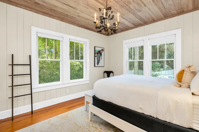 $14,000 | 708 Southeast Riverside Drive, Stuart, FL 34994