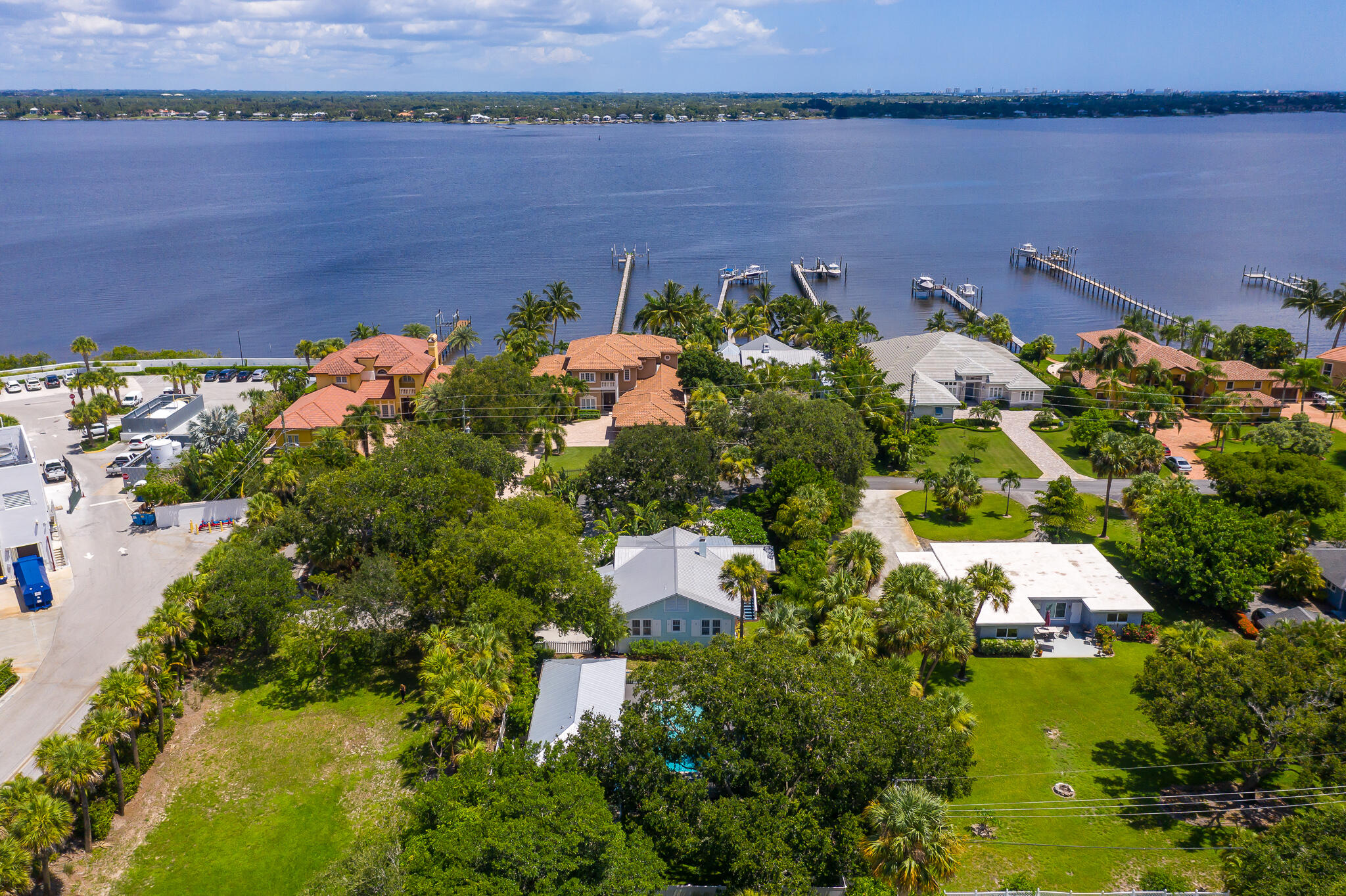 708 Southeast Riverside Drive Stuart, FL 34994 - Photo 38 of 40 43-print-photo-43