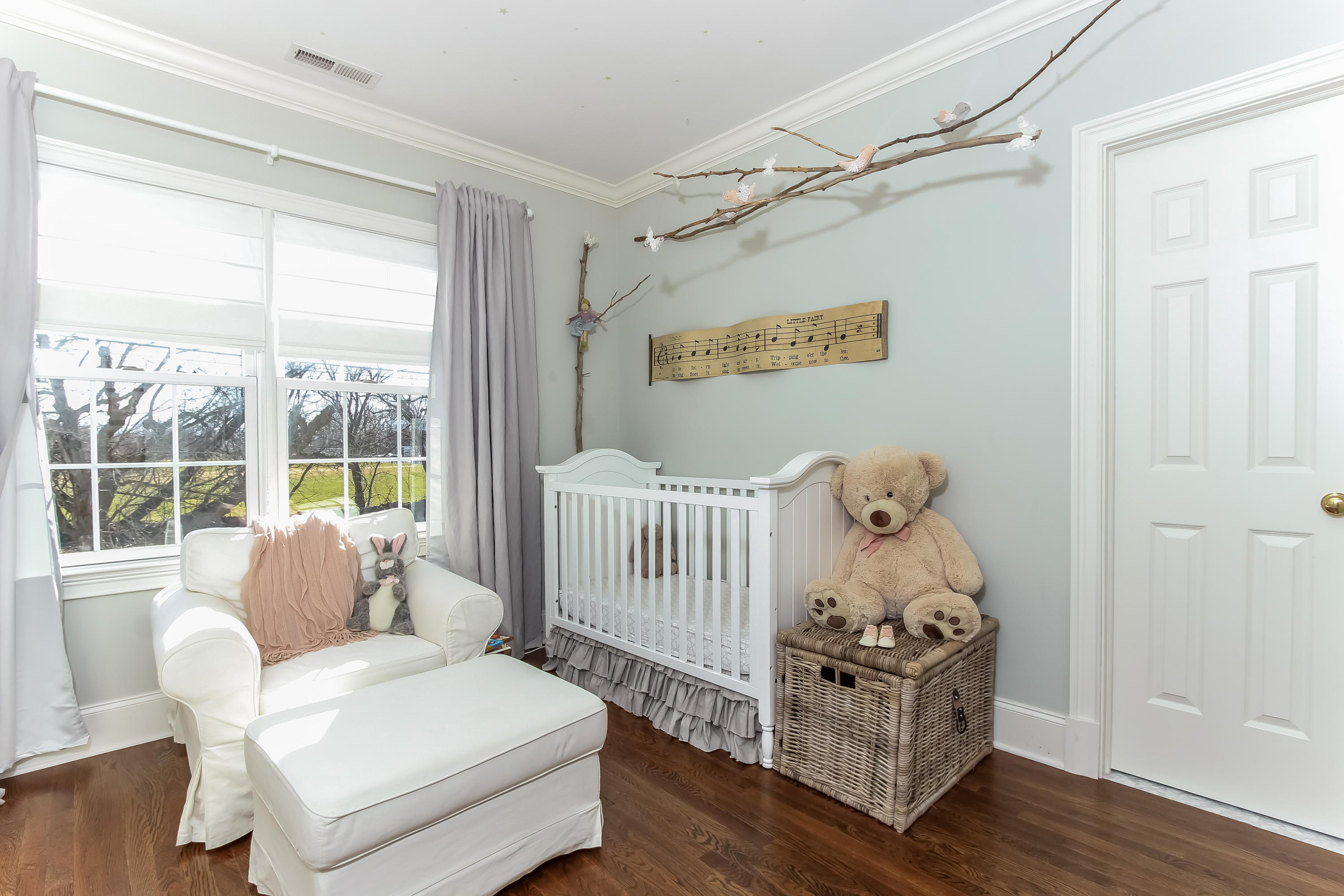 221 Hollow Tree Ridge Road Darien, CT 06820 - Photo 17 of 28 a bedroom with a bed and a window
