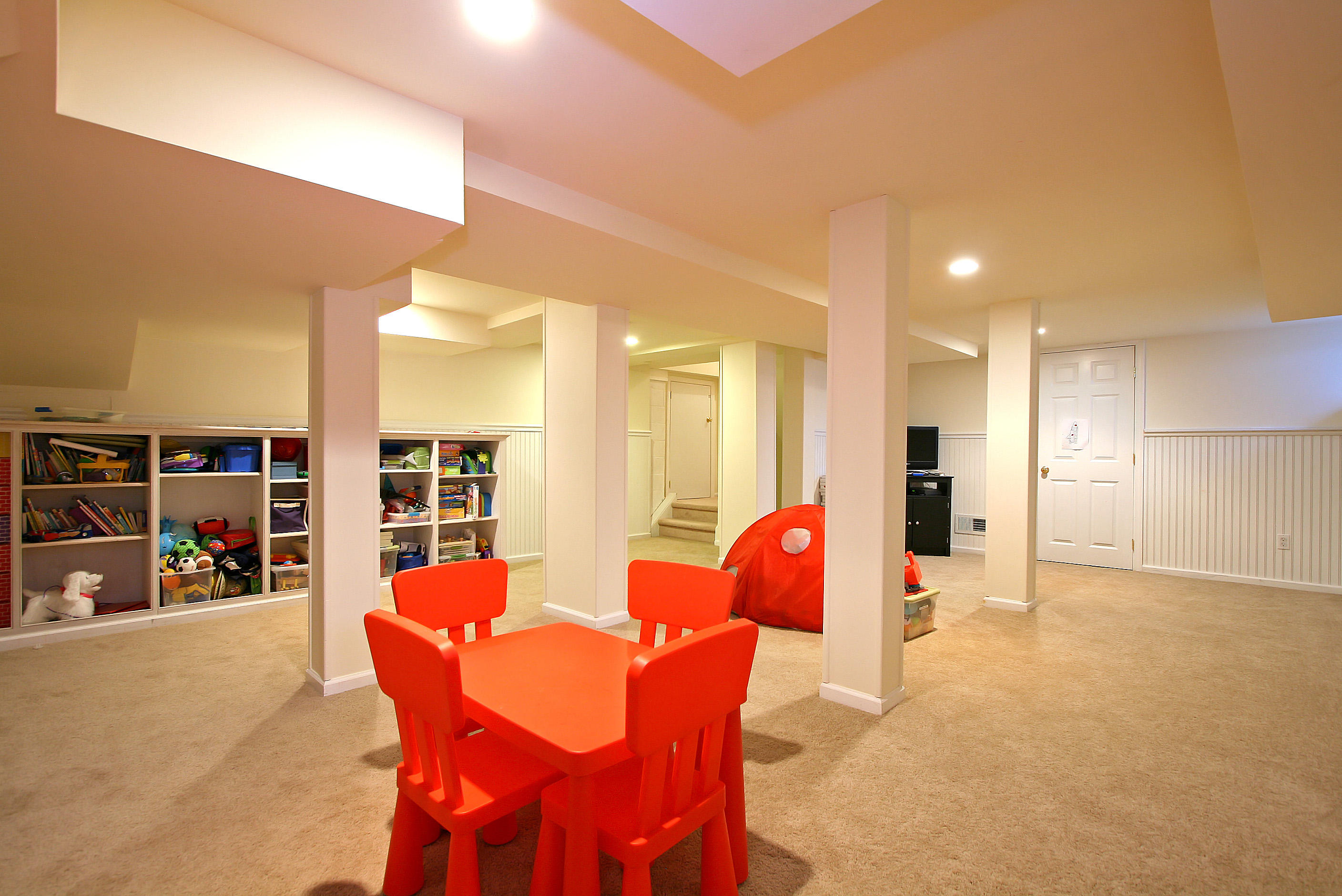 221 Hollow Tree Ridge Road Darien, CT 06820 - Photo 22 of 28 a living room with furniture and dining area with kitchen view