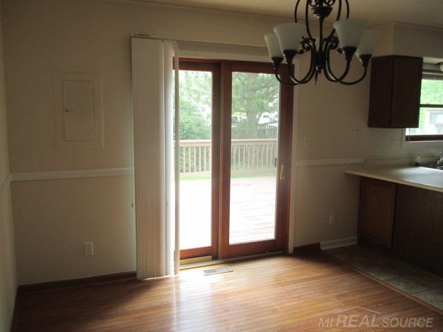 4528 Jerome Road Clarkston, MI 48346 - Photo 7 of 25