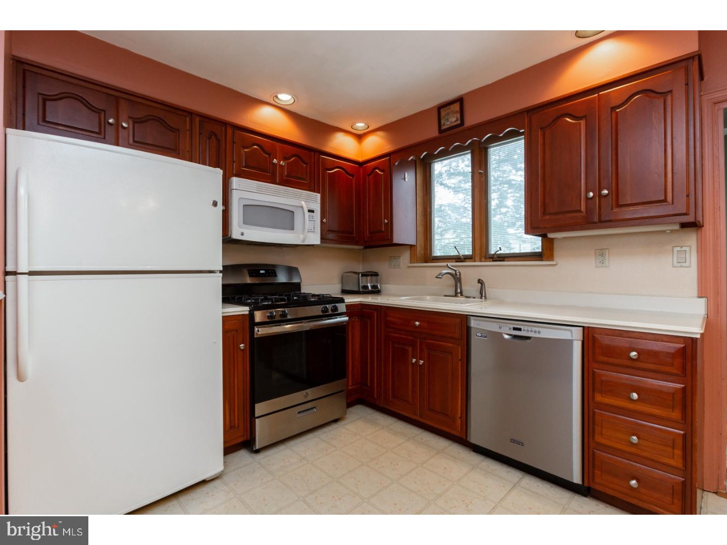 317 Fairview Road Springfield, PA 19064 - Photo 11 of 25