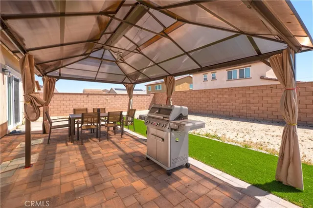 a view of a garage room