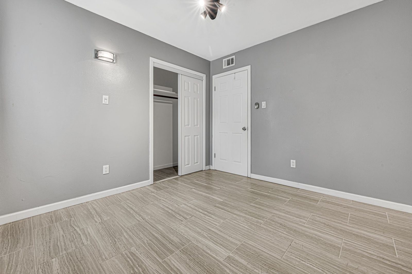 7839 Fondren Road Houston, TX 77074 - Photo 19 of 33