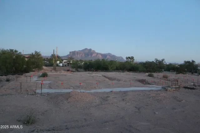 $350,000 | 4905 North Delaware Drive, Unit 10011032D, Apache Junction, AZ 85120