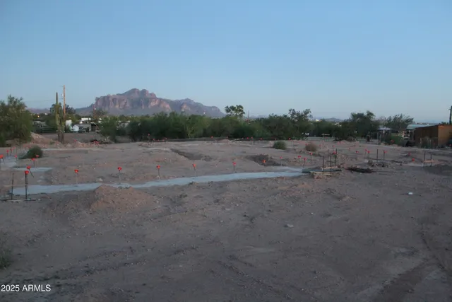 $350,000 | 4905 North Delaware Drive, Unit 10011032D, Apache Junction, AZ 85120