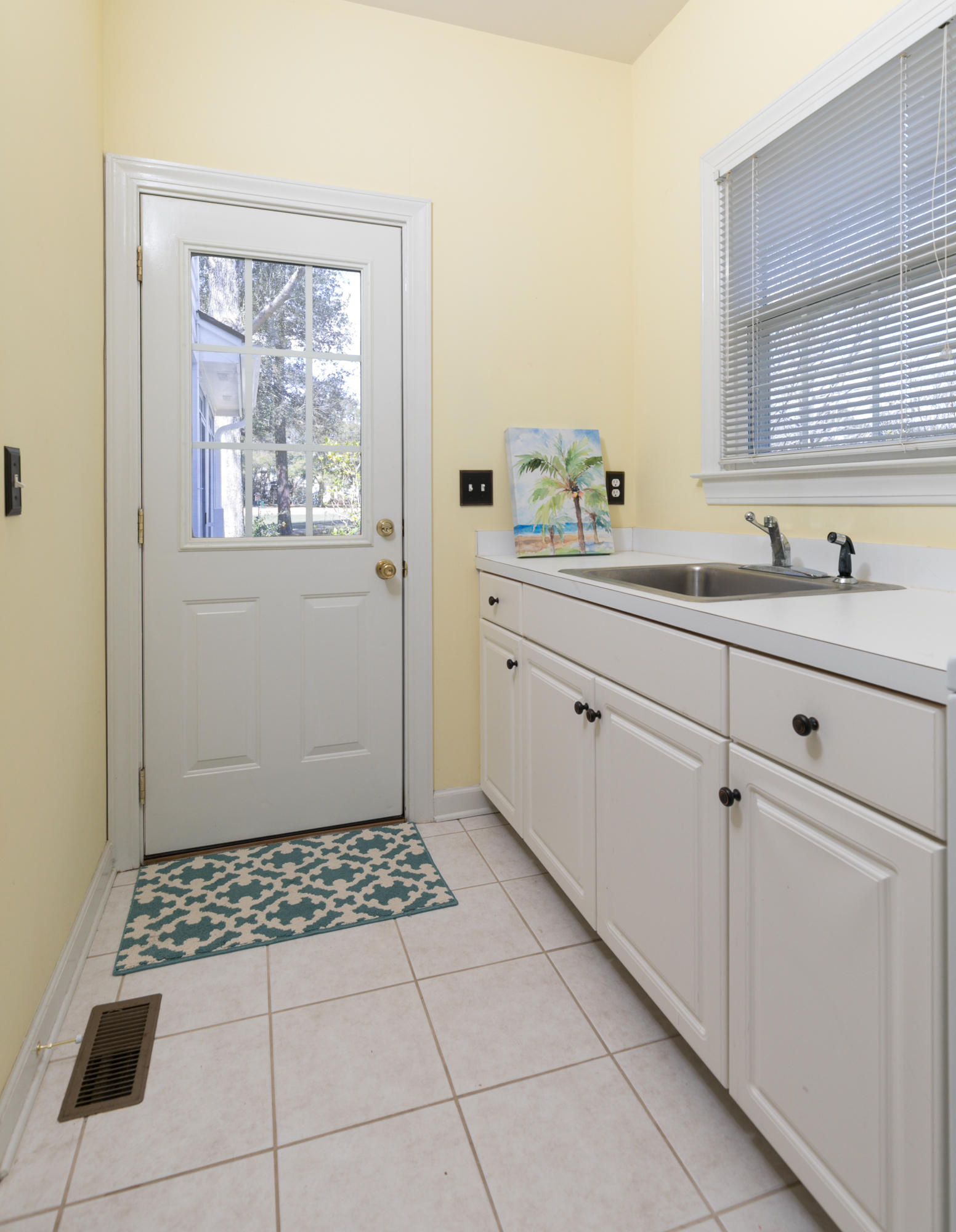 3052 Linksland Road Mount Pleasant, SC 29466 - Photo 21 of 33 Spacious Laundry Room
