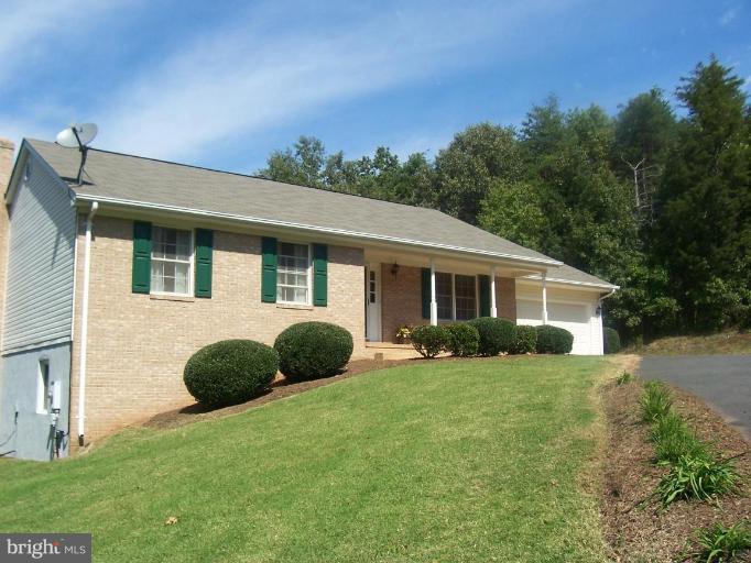 8128 Bailey Road Warrenton, VA 20186 - Photo 2 of 22 Exterior #2
