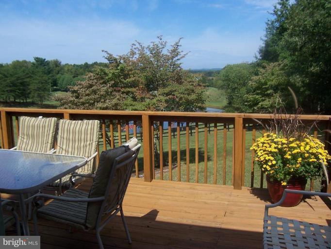 8128 Bailey Road Warrenton, VA 20186 - Photo 18 of 22 Deck