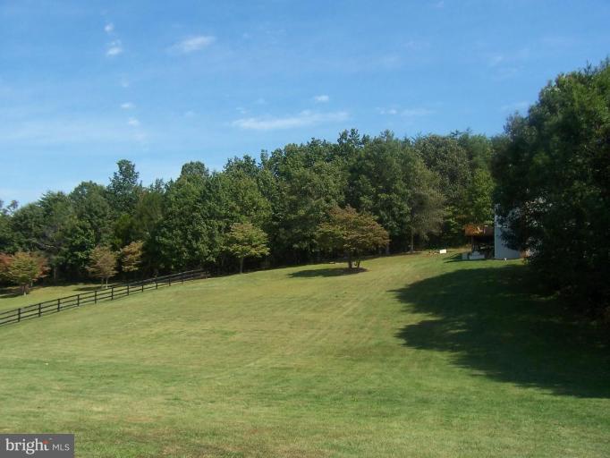 8128 Bailey Road Warrenton, VA 20186 - Photo 20 of 22 Back yard
