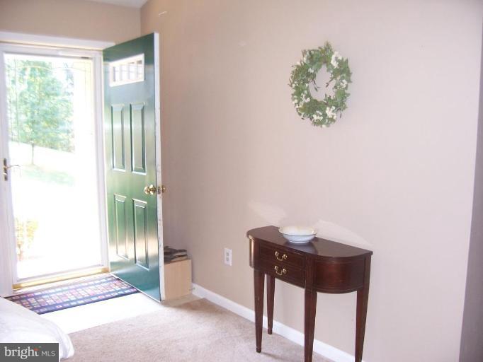 8128 Bailey Road Warrenton, VA 20186 - Photo 3 of 22 Entrance / Foyer