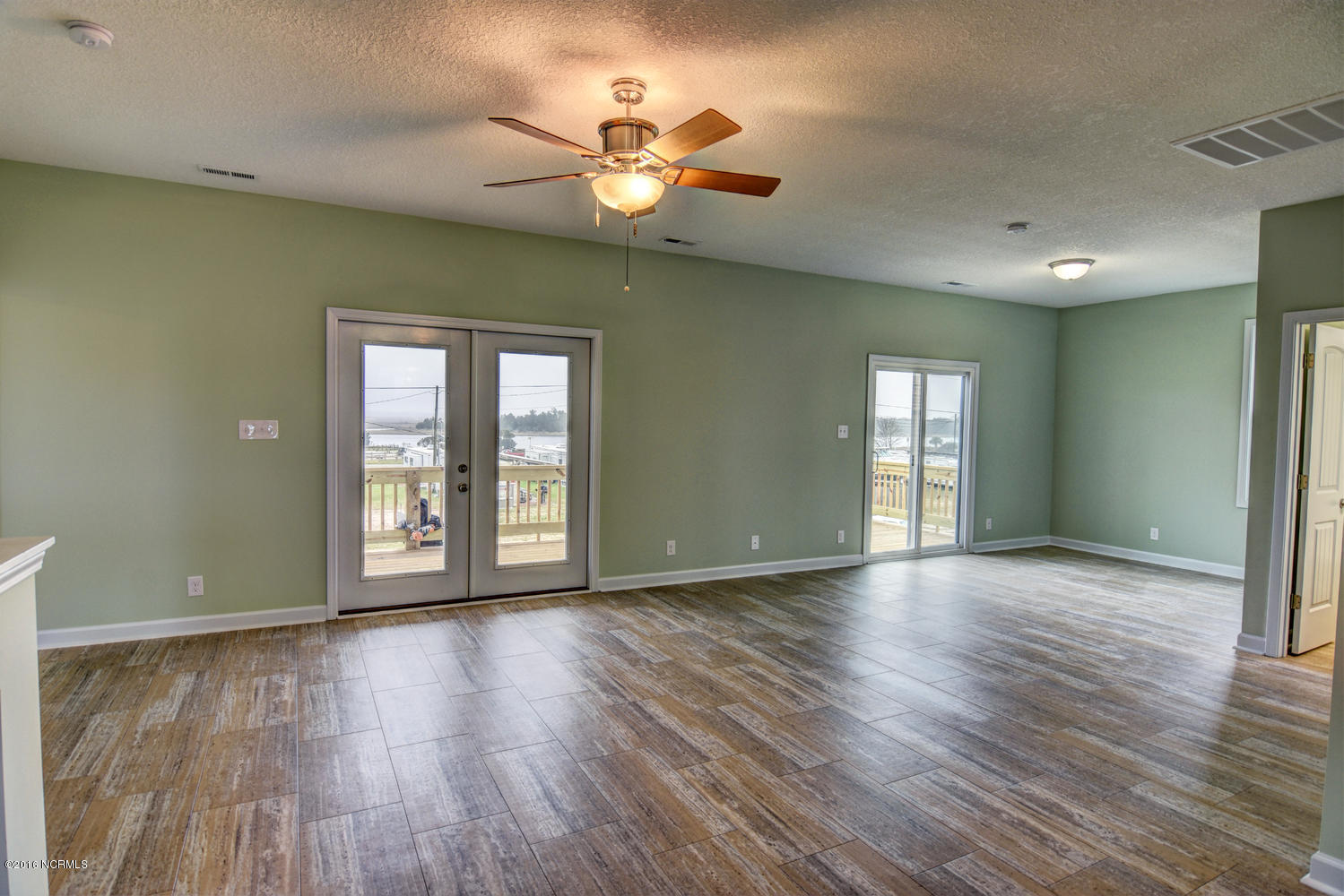 112 Shell Rock Lane Hubert, NC 28539 - Photo 16 of 31 104 Shell Rock Ln Hubert NC-large-016-24
