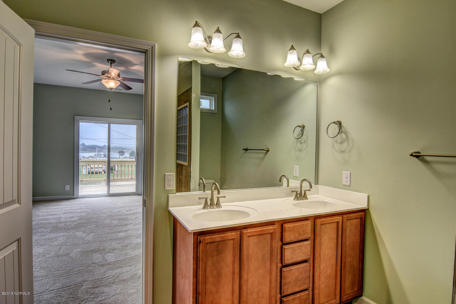 112 Shell Rock Lane Hubert, NC 28539 - Photo 21 of 31 104 Shell Rock Ln Hubert NC-large-021-33