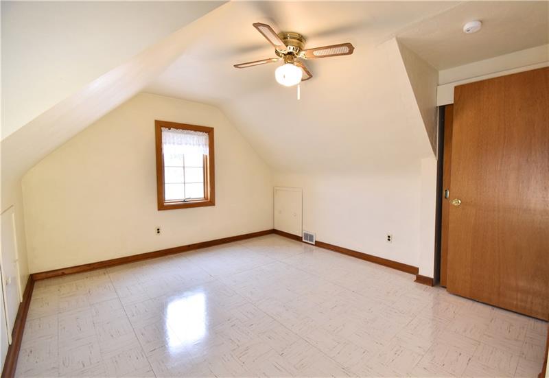1375 Hamilton Road Pittsburgh, PA 15234 - Photo 11 of 16 Gallery Image 11