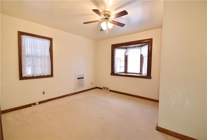 1375 Hamilton Road Pittsburgh, PA 15234 - Photo 12 of 16 Gallery Image 12