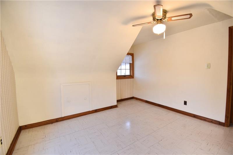 1375 Hamilton Road Pittsburgh, PA 15234 - Photo 13 of 16 Gallery Image 13