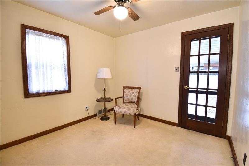 1375 Hamilton Road Pittsburgh, PA 15234 - Photo 9 of 16 Gallery Image 9